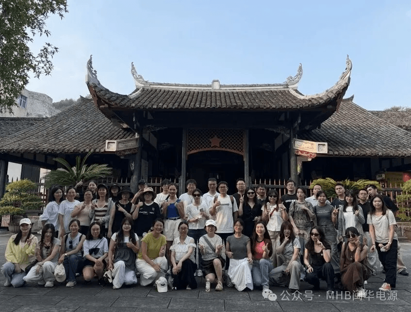 突破壁垒，，，，，，，凝聚共识丨闽华电源“两天团建营”